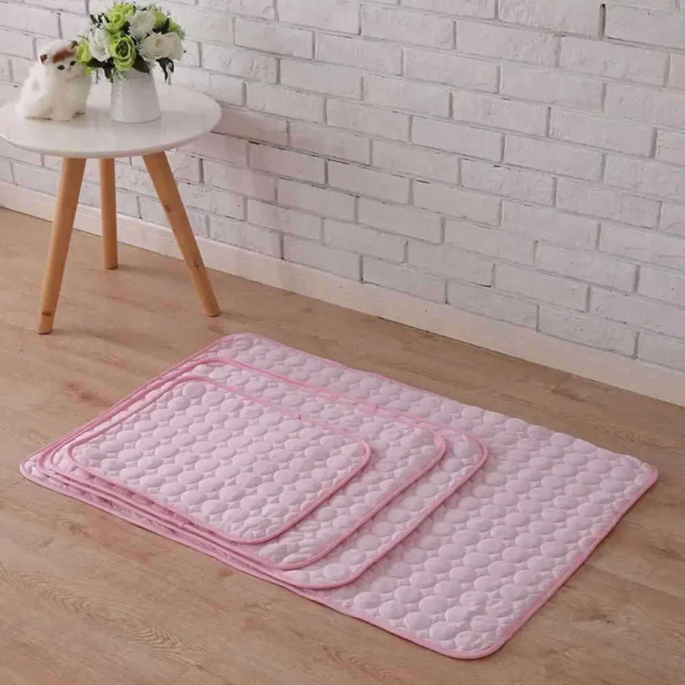 Tapis rafraîchissant en soie glacée pour chien, respirant et lavable – Couverture pour lit et canapé pour petits et grands chiens et chats