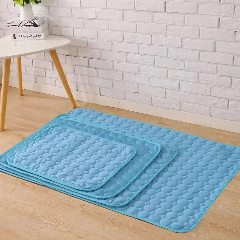 Tapis rafraîchissant en soie glacée pour chien, respirant et lavable – Couverture pour lit et canapé pour petits et grands chiens et chats